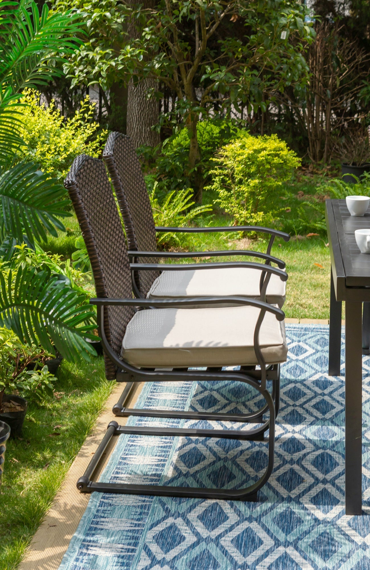 Sophia & William Outdoor Patio Dining Wicker C-spring Chairs with Cushions Set of 2